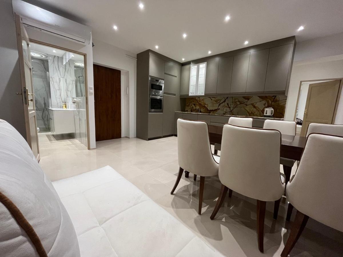 Villa La Val, Apartamenty Wałbrzych Extérieur photo